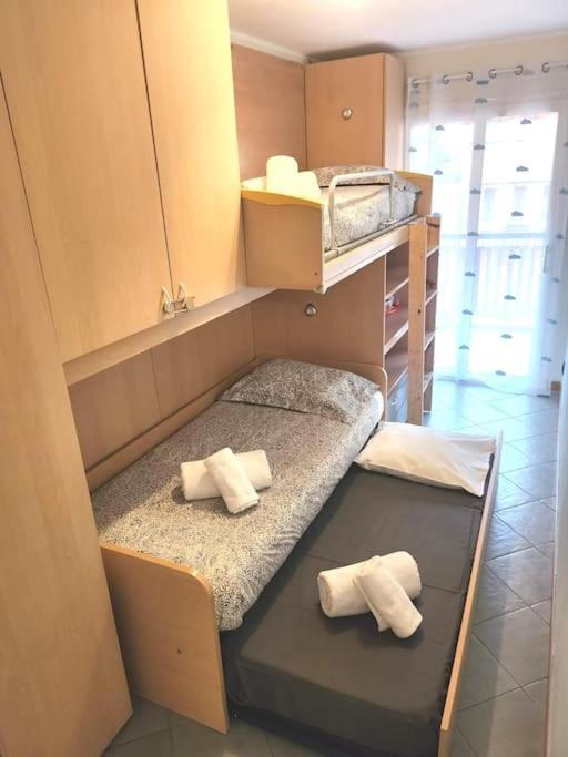 Appartement Ambassadeur Mentone Esterno foto